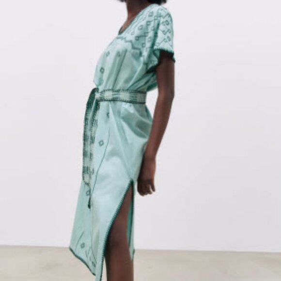 Size XL Zara embroidered midi dress - Picture 14 of 16
